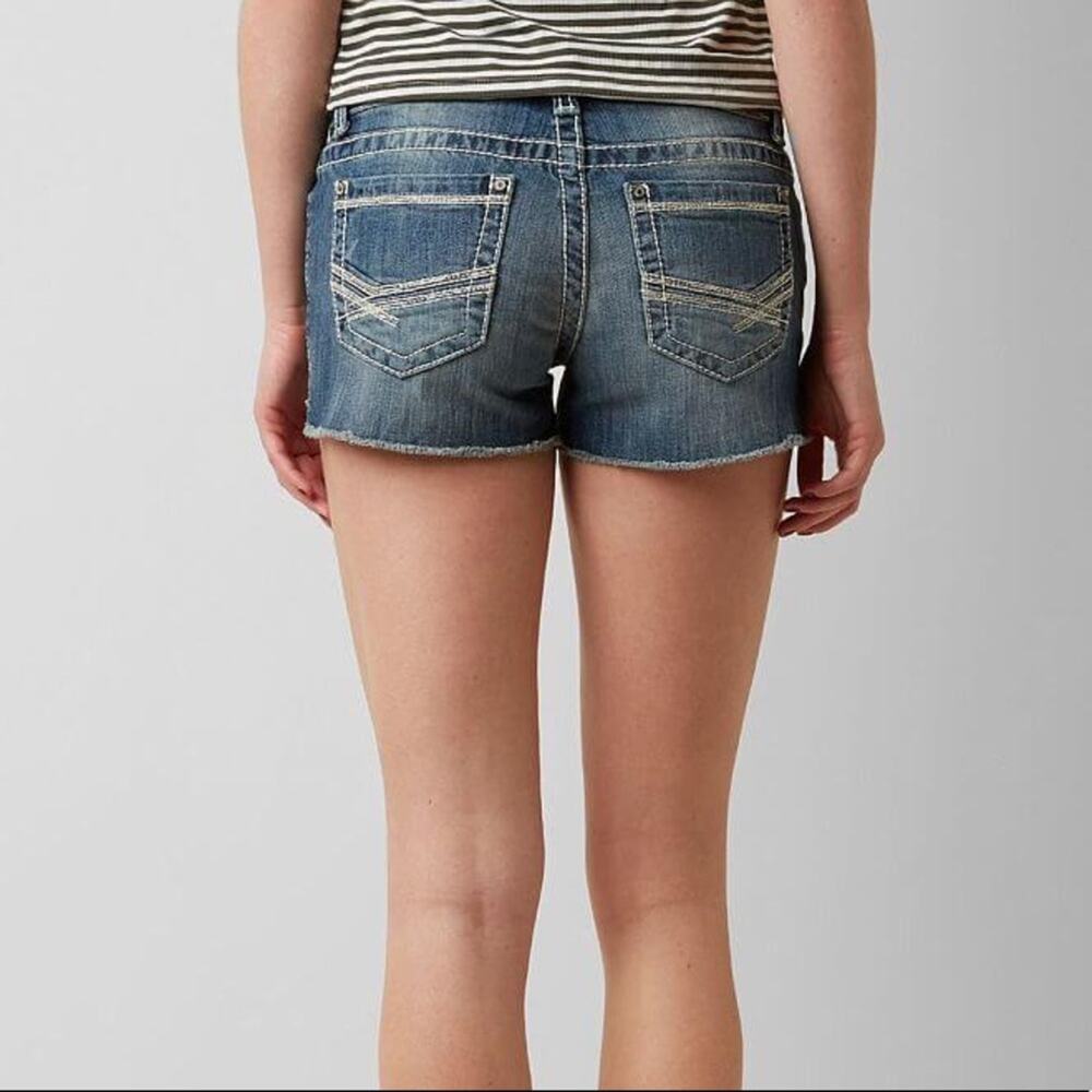 BKE Stella size 27 Franson low rise slim fit jean shorts BPL1610